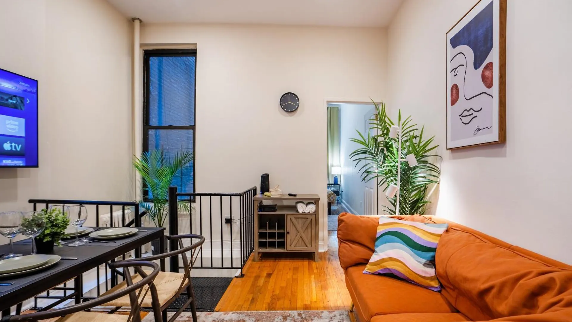 3 Bedroom Cozy Home In Manhattan Valley New York 0*,  United States