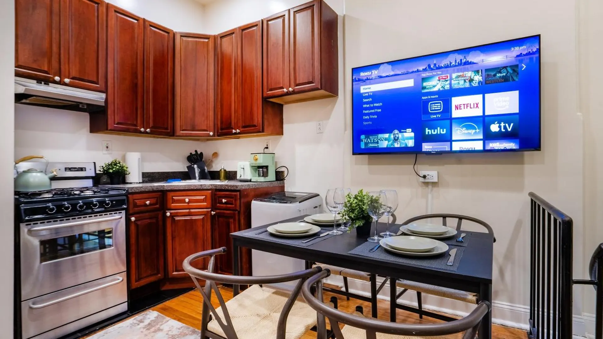 3 Bedroom Cozy Home In Manhattan Valley New York 0*,  Verenigde Staten